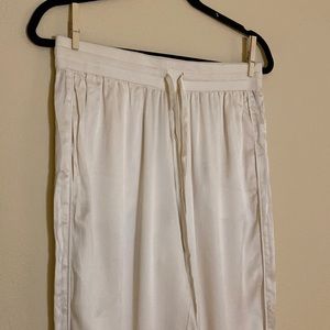 Cream 100% silk soft luxurious joggers size small Yummie